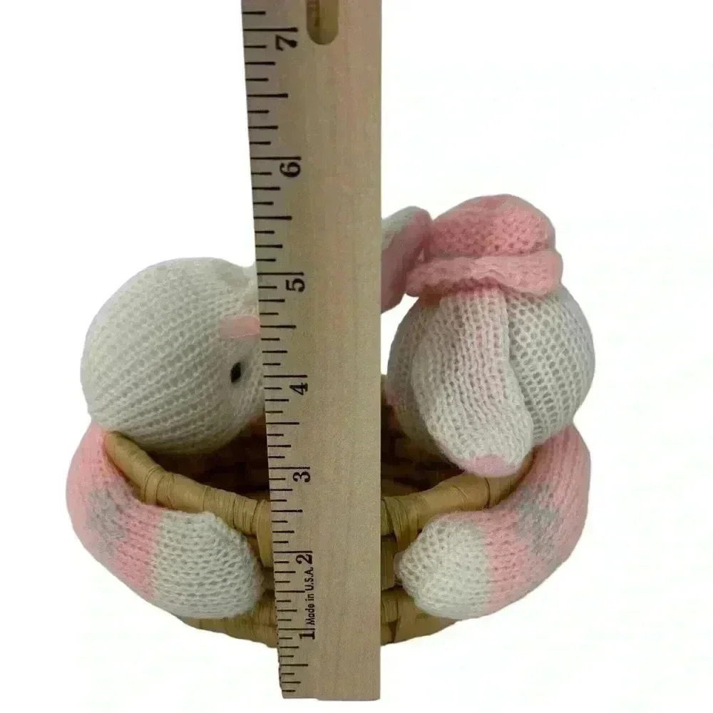 VINTAGE EASTER RATTAN WEAVED BASKET PLUSH KNIT BUNNIES HOLDING BASKET 6” - Picture 5 of 12